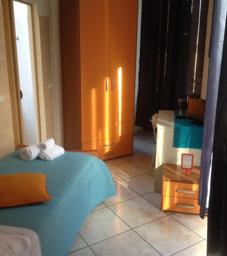 Bed & Breakfast Platamone Rooms CTA